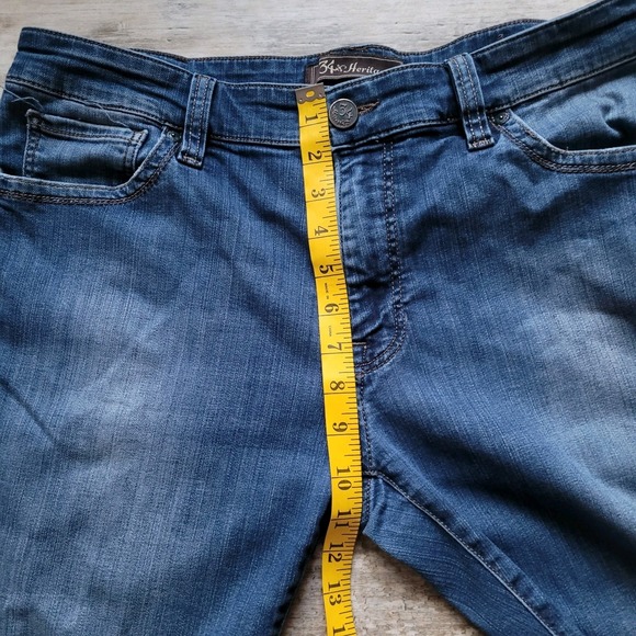 34 Heritage COURAGE Mid-Rise Straight Leg Jeans - Size 35x34 Blue Wash - Picture 6 of 7